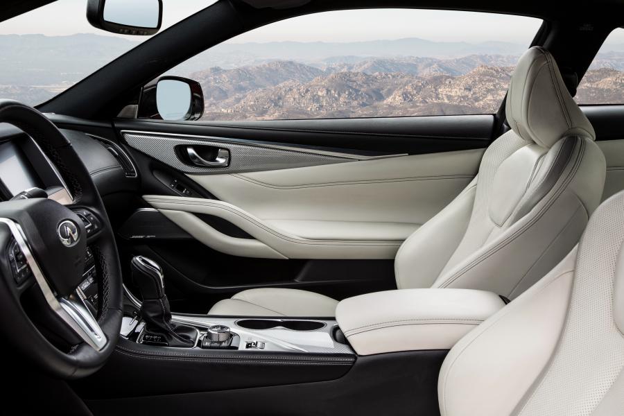 Интерьер Infiniti Q60 Red Sport 400 (CV37) 2016 года  (NA) (фото 2 из 35)